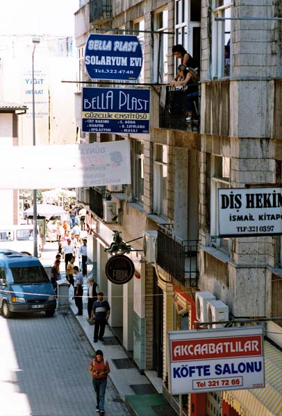 Dívky sledující cvrkot - Trabzon